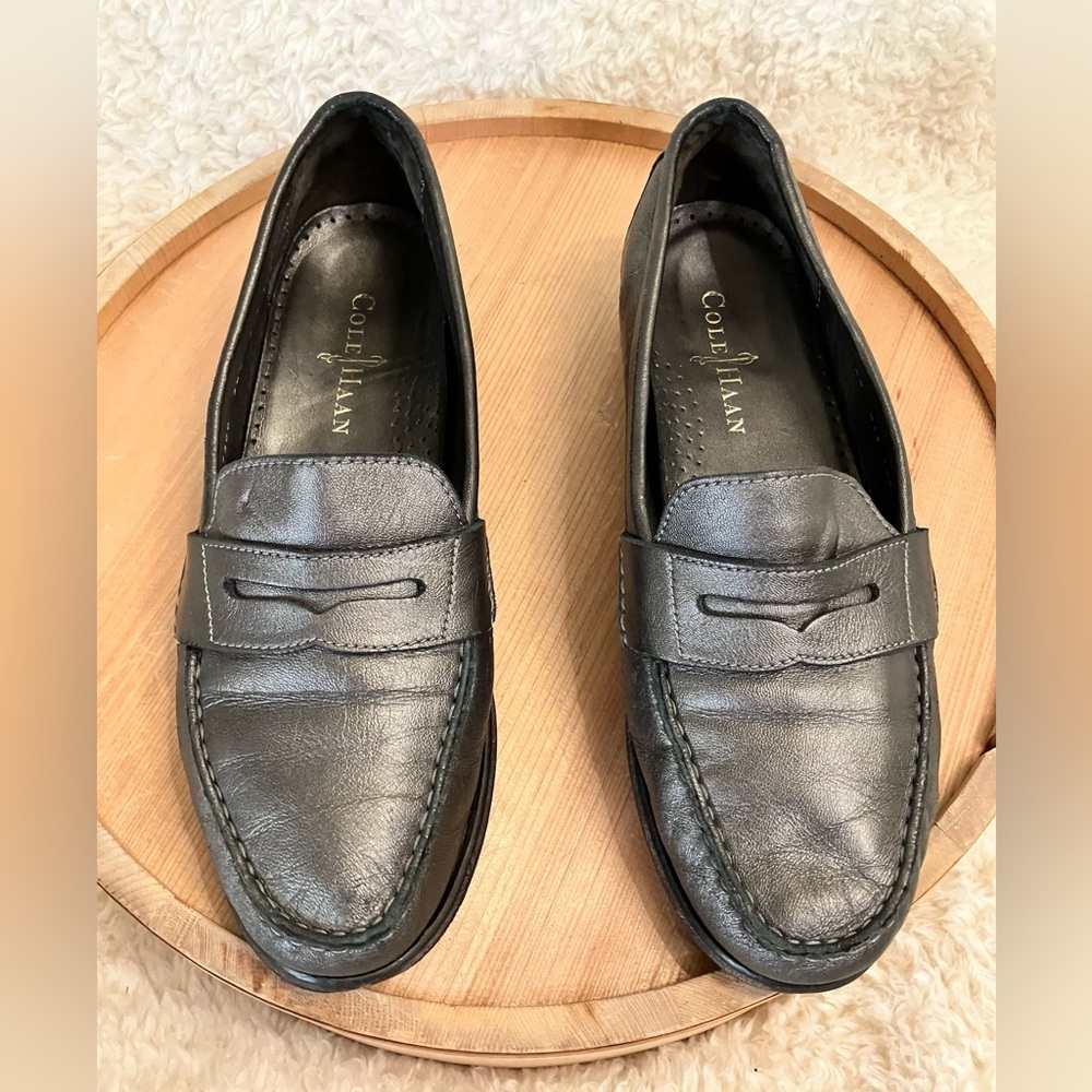 Cole Haan Vintage Women’s Silver Leather Slip On Penny Loafer Shoes Size 7.5 - Picture 2 of 13